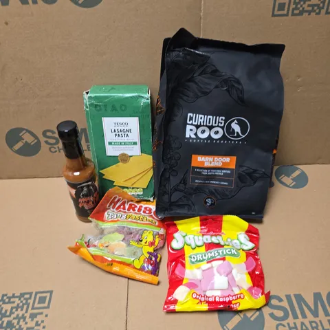 APPROXIMATELY 10 ASSORTED DRINKS TO INCLUDE SQUASHIES, LASAGNE PASTA, CURIOUS ROO BARN DOOR BLEND, ETC - COLLECTION ONLY