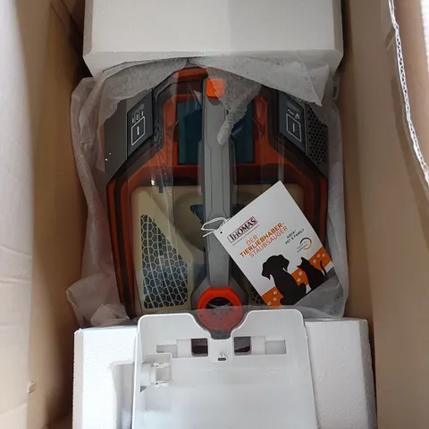 BOXED THOMAS AQUA PLUS PET AND FAMILY VACUUM AND CARPET CLEANER, ORANGE - 788569