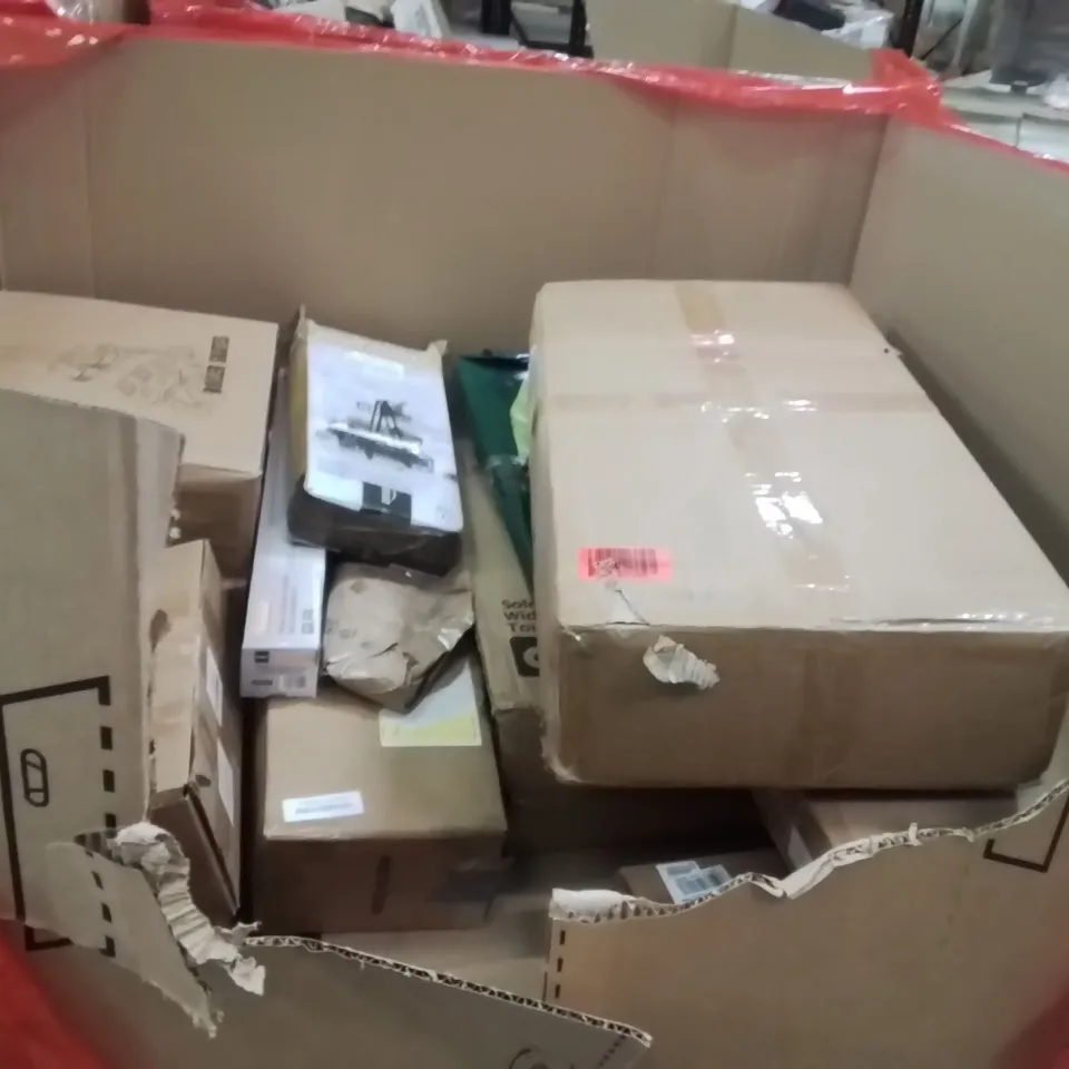 PALLET OF ASSORTED HOUSEHOLD GOODS AND PRODUCTS TO INCLUDE;TOILET SEAT AND FRAME,ROLLER SKATES,TOILET SEAT COVER 