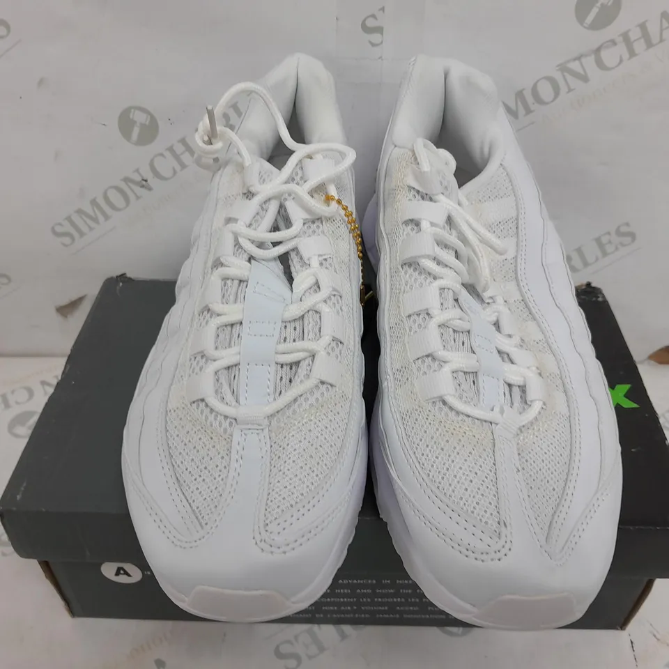 BOXED PAIR OF NIKE AIR MAX 95 TT IN WHITE - UK 7.5