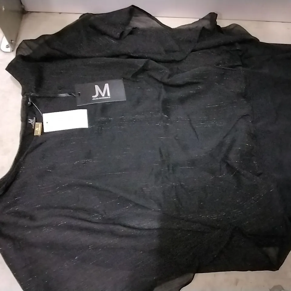 BOX CONTAINING DR MAX LEGGINGS SIZE L , 8 PCS AND JULIA MCDONALD TOP , 10 PCS 