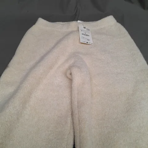 ZARA CREAM FLUFFY TROUSERS - MEDIUM