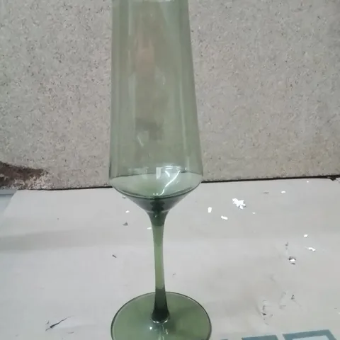 BOXED 4PK FLUTE GLASS SMOKEY GREEN