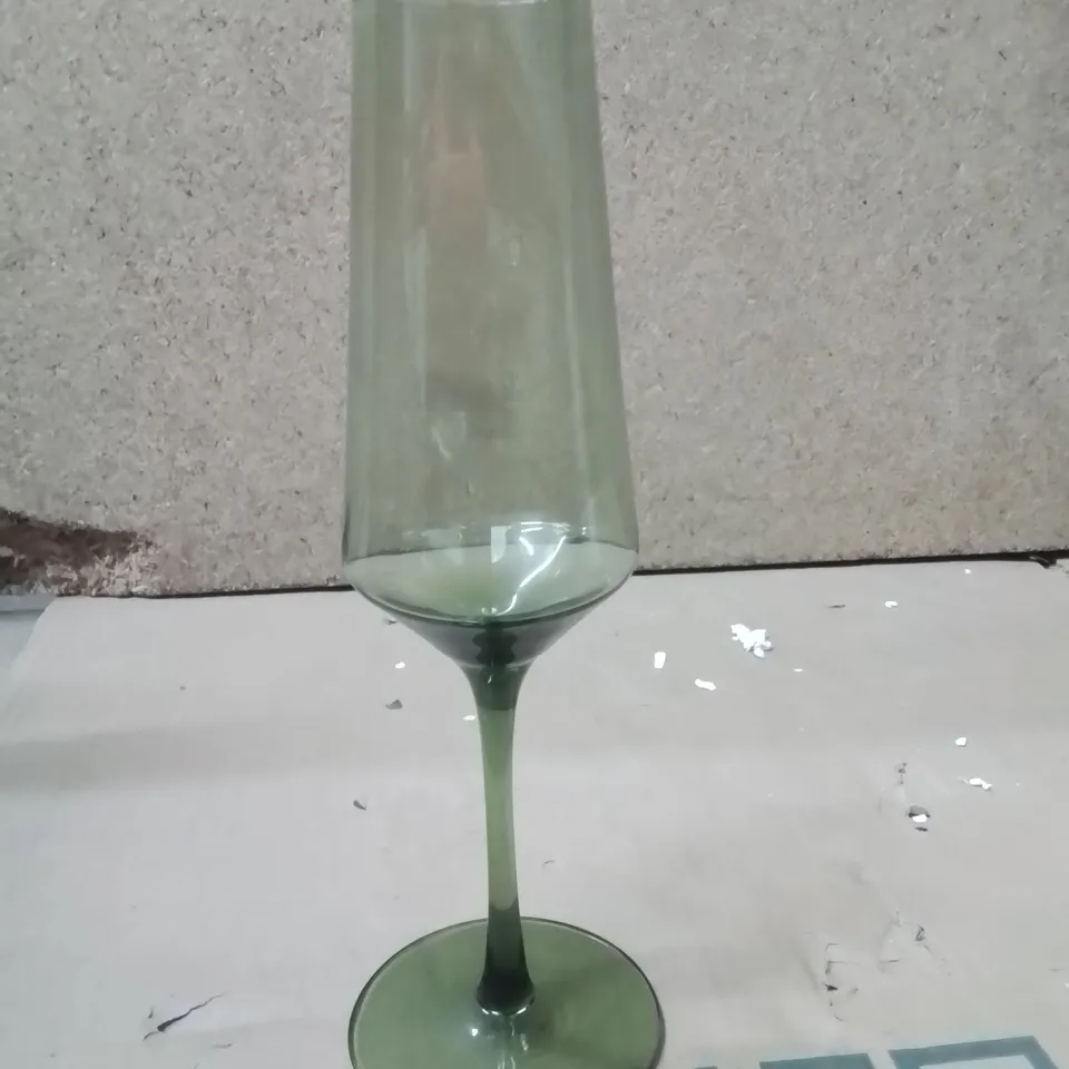 BOXED 4PK FLUTE GLASS SMOKEY GREEN