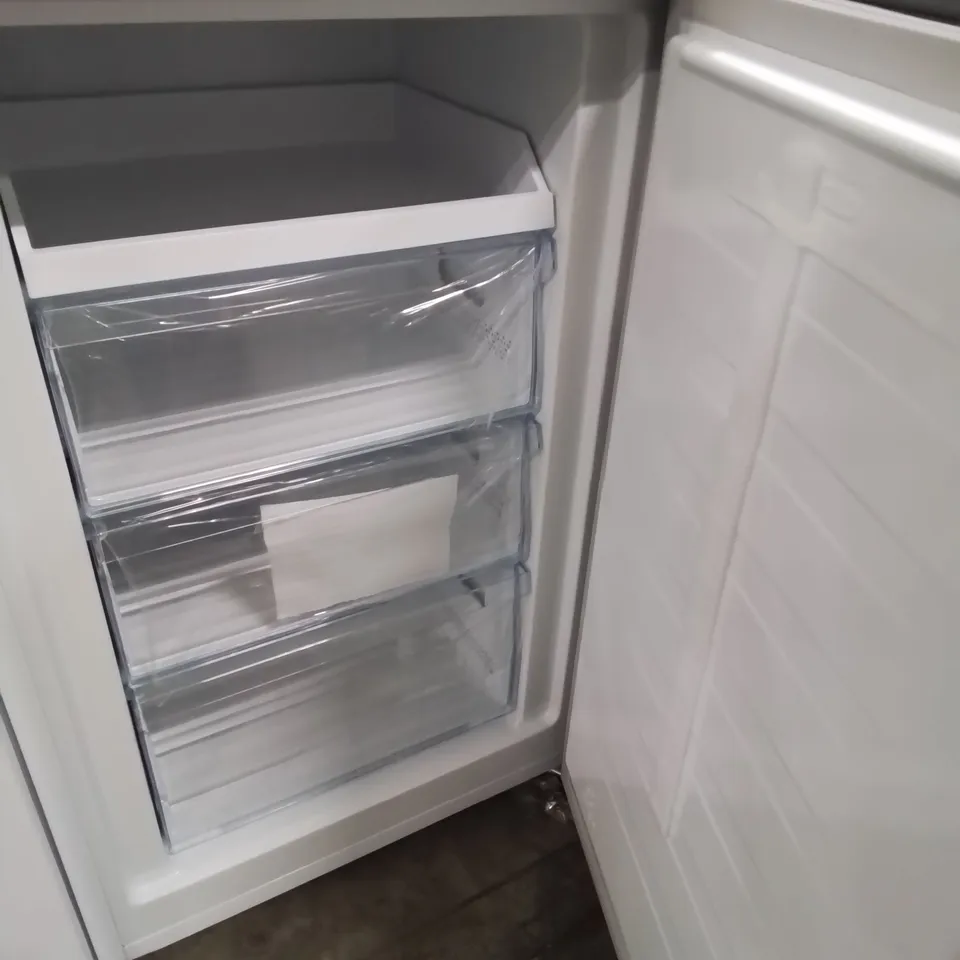 HISENSE FREESTANDING 50/50 FRIDGE FREEZER IN WHITE, MODEL: RB327N4WW1