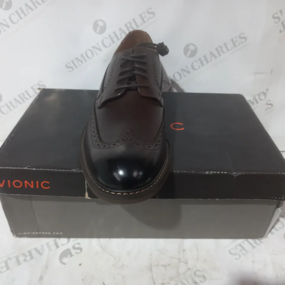 BOXED PAIR OF VIONIC LACE UP SHOES IN BROWN UK SIZE 9
