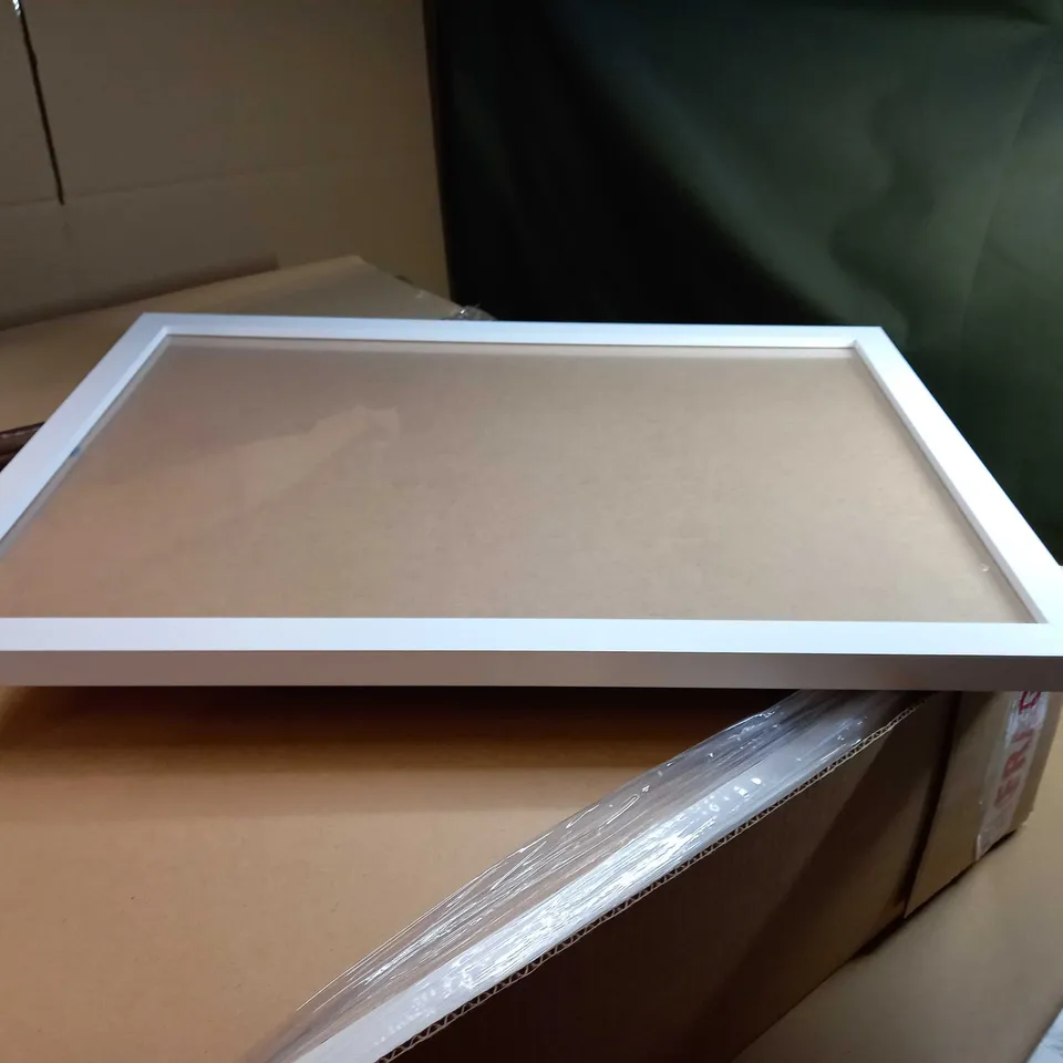 BOXED LOT OF APPROX 8 WHITE PICTURE FRAME APPROX 50X70CM
