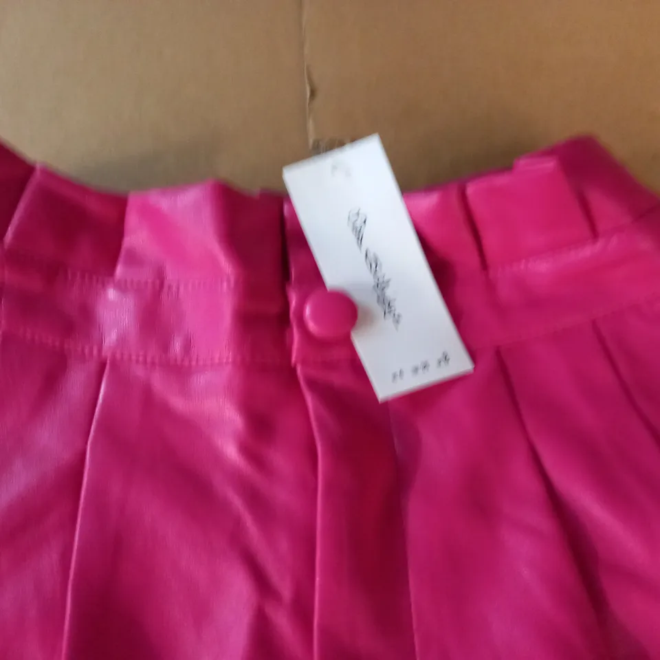 MISS SELFRIDGE FAUX LEATHER WAIST DETAIL SHORTS IN HOT PINK - UK 8