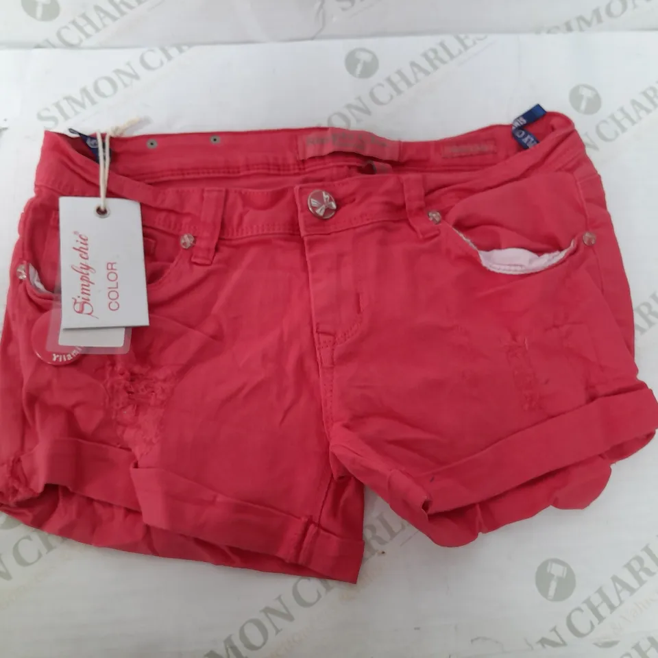 SIMPLY CHIC DENIM SHORTS IN RED SIZE M