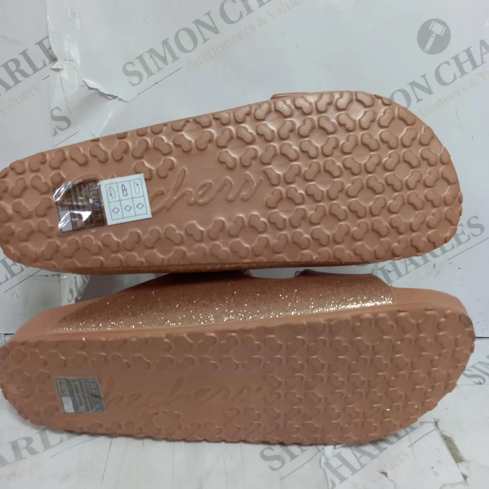 PAIR OF SKECHERS OPEN TOE SANDALS IN ROSE GOLD COLOUR SIZE 6