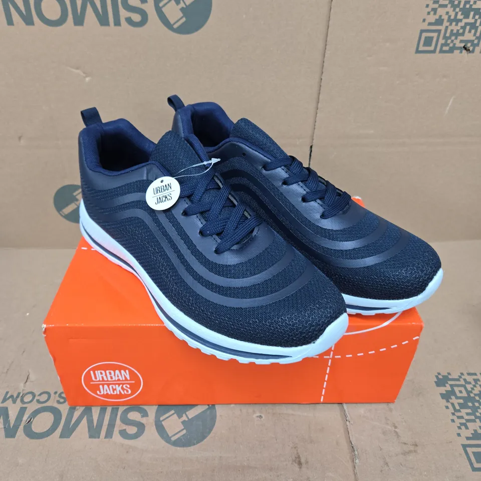 URBAN JACKS NEW MEXICO NAVY SNEAKERS – SIZE 11
