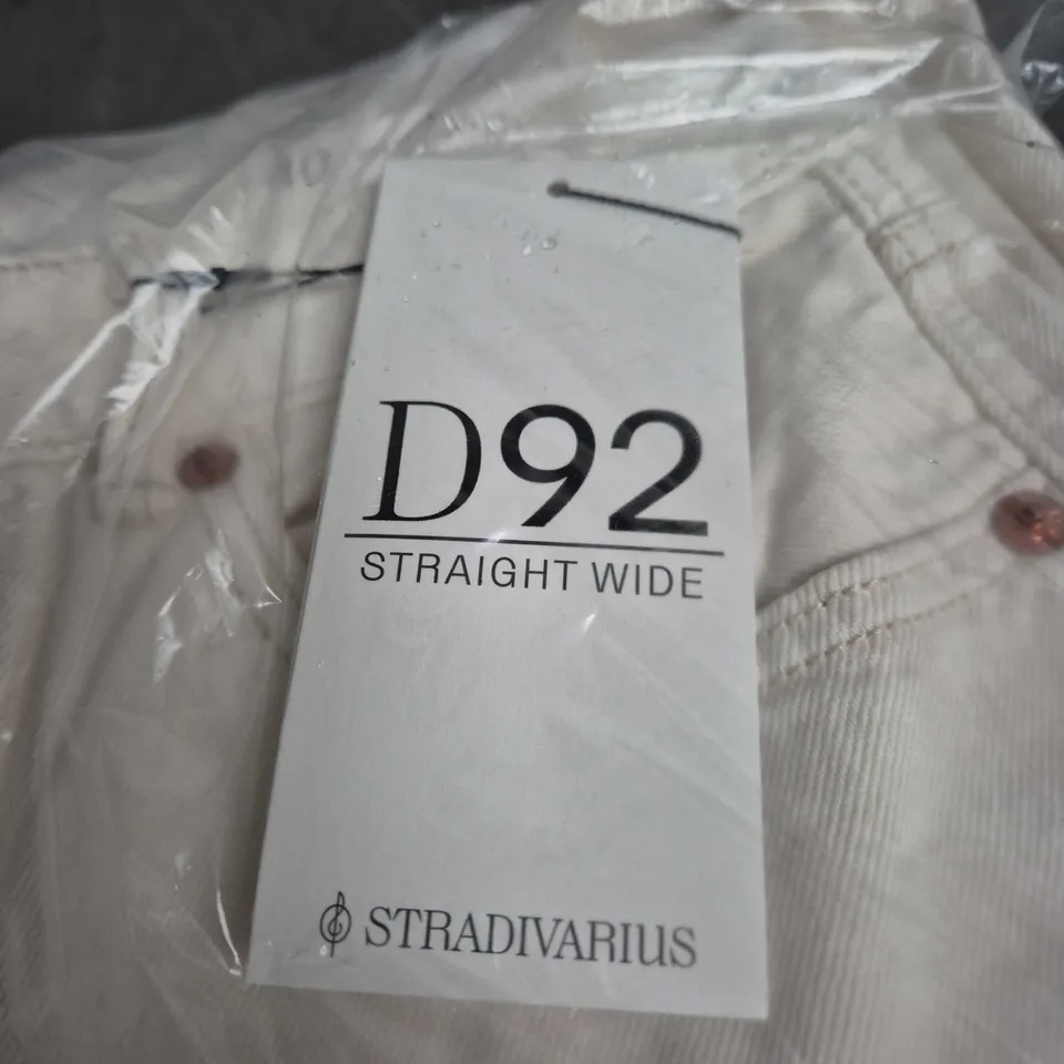 STRADIVARIUS D92 STRAIGHT WIDE JEANS – UK 12 (EU 40)