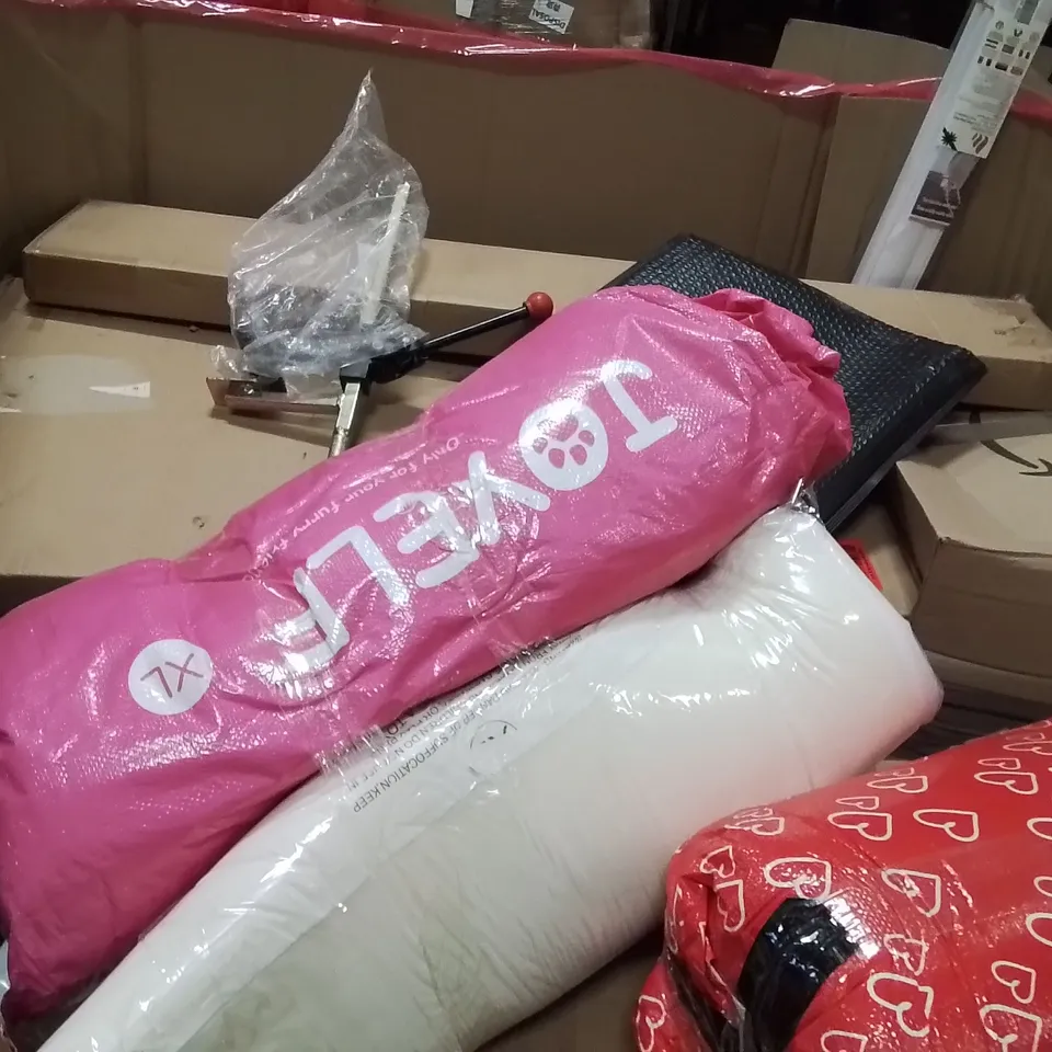 PALLET OF ASSORTED HOUSEHOLD GOODS AND PRODUCTS TO INCLUDE;FOOD MIXER,ELECTRONIC PIANO FOR KIDS,CHAIR MAT