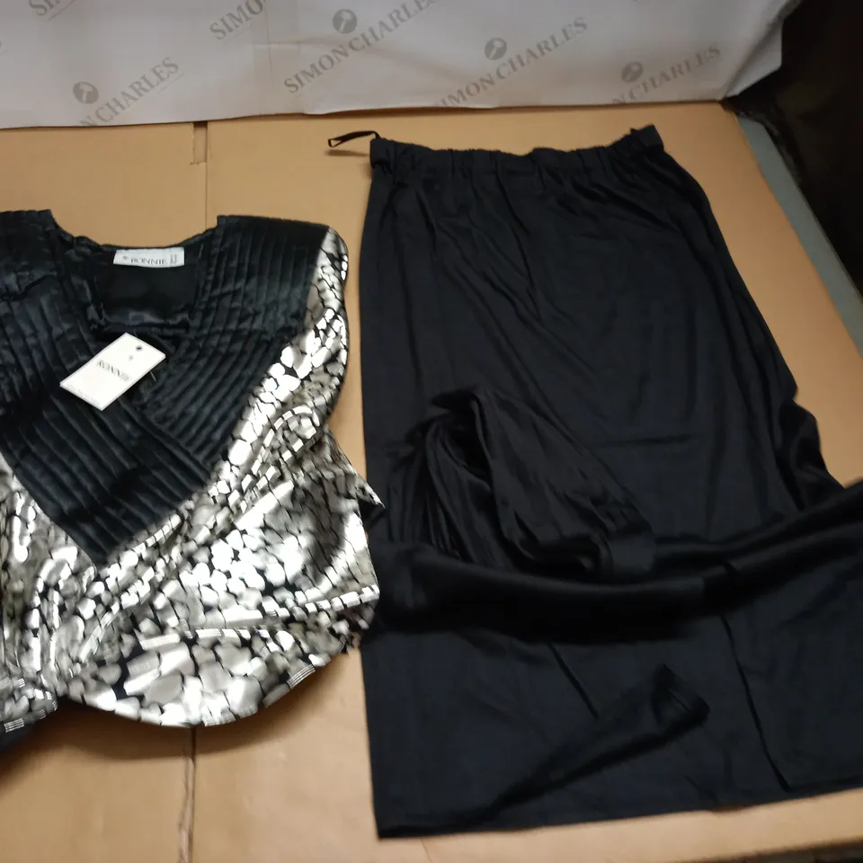 LOT OF APPROXIMATELY 20 BAGGED RONNIE TOP AND SKIRT SETS - SIZE UNSPECIFIED