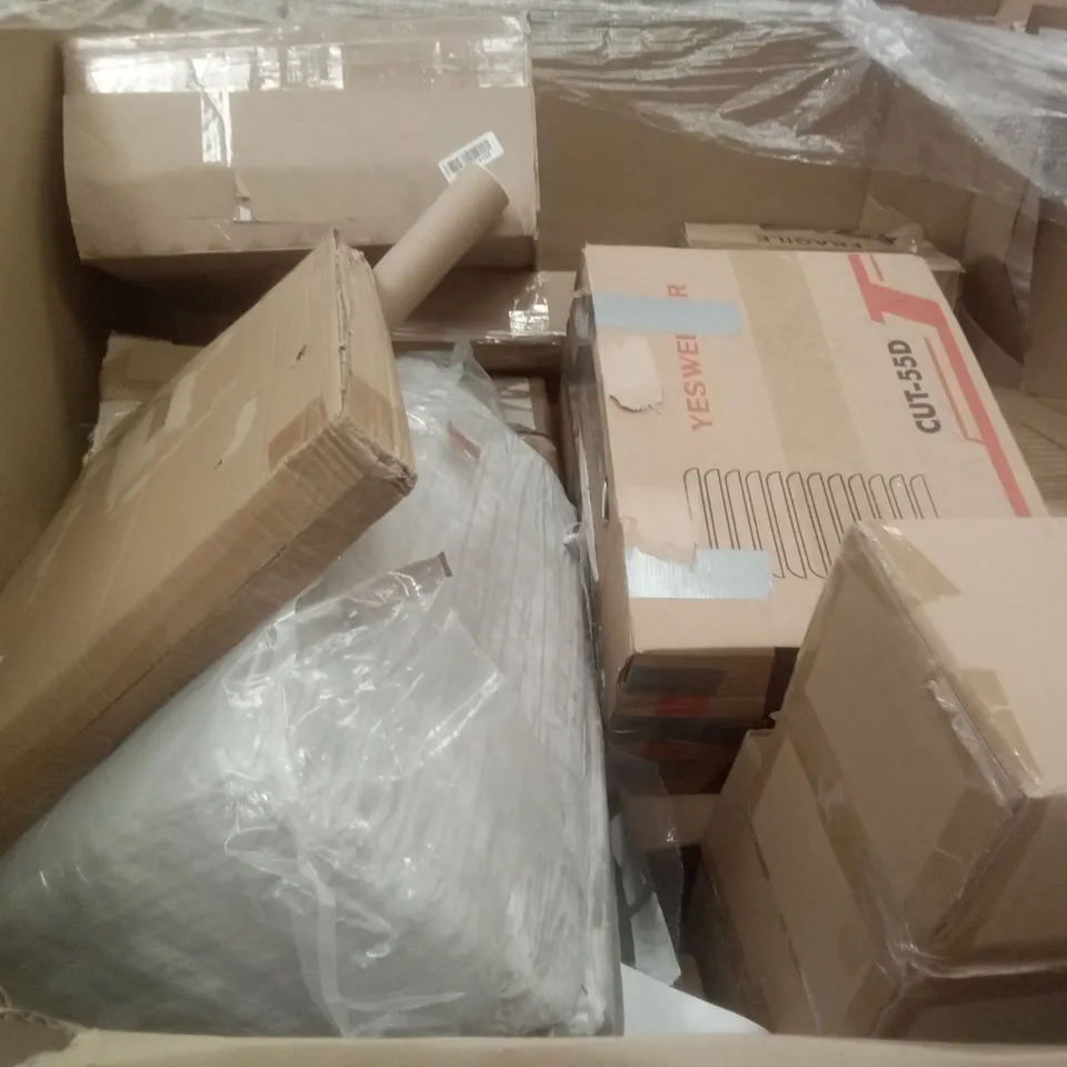 PALLET OF ASSORTED ITEMS INCLUDING STOREMIC TOILET SEAT, FOOD DEHYDRATOR, KITCHEN FAUCET, BARBECUE, KMINA PADDED BATHTUB GRAB RAIL, PULL OUT KITCHEN SINK FAUCET 