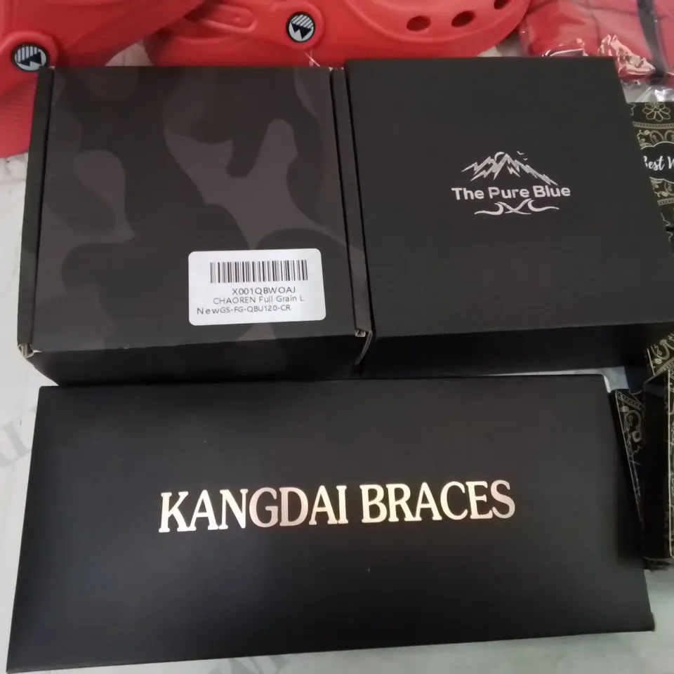 BOX CONTAINING LARGE QUANTITY OF MIXED EVERYDAY HOUSEHOLD ITEMS JEWELLERY ETC. TO INCLUDE: JEWELLERY GIFT SETS, CROCS, SPIDERMAN SUIT, AND LOTS MORE