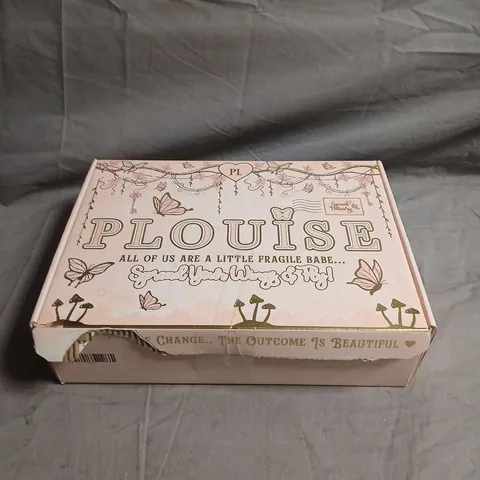 P. LOUISE BEAUTY GIFT SET 