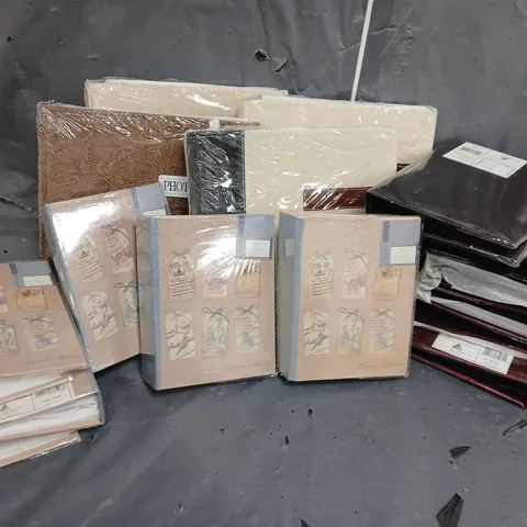 APPROXIMATELY 15 ASSORTED PHOTO ALBUMS 