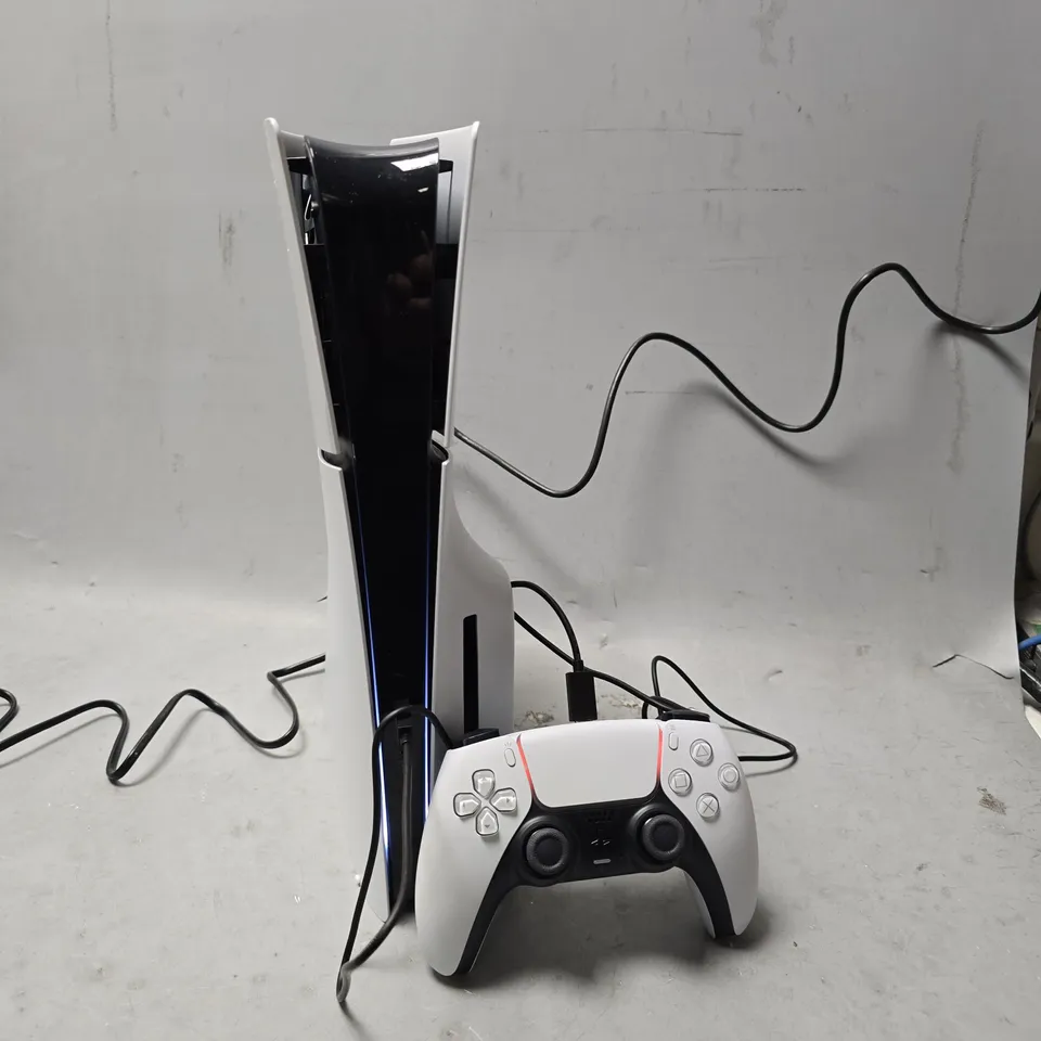 SONY PLAYSTATION 5 WITH DISC TRAY 