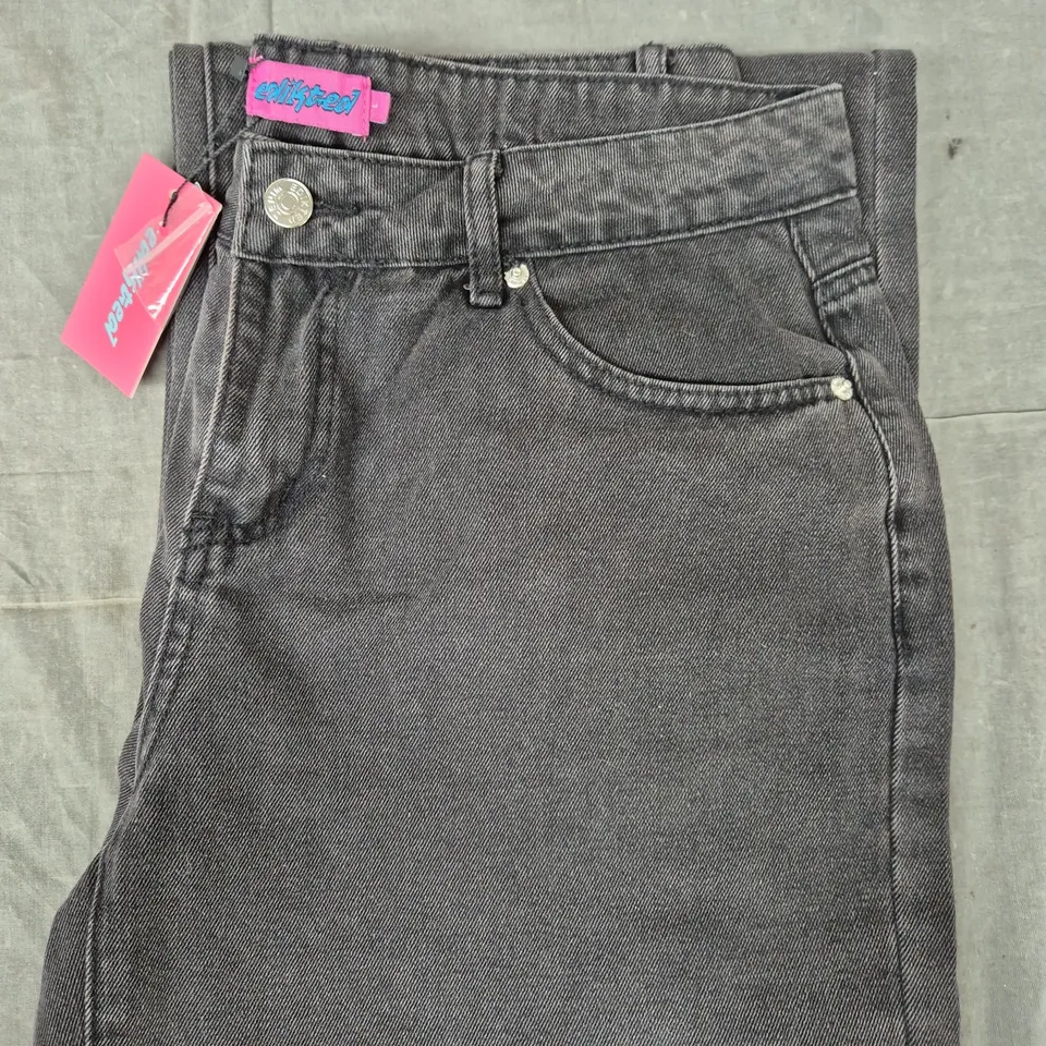 EDIKTED JEANS IN BLACK SIZE LARGE