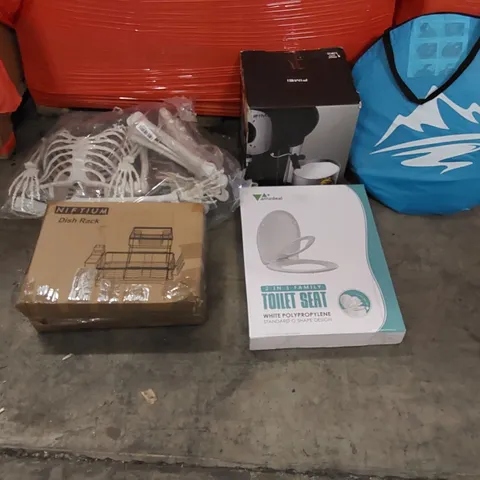 PALLET OF ASSORTED ITEMS INCLUDING: COFFEE MACHINE, POP-UP TENT, TOILET SEAT, DISH RACK, HALLOWEEN DECORATIONS