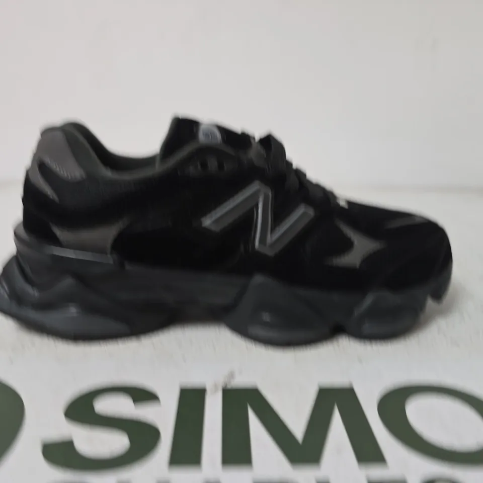 NEW BALANCE 9060 TRAINERS - SIZE 5.5