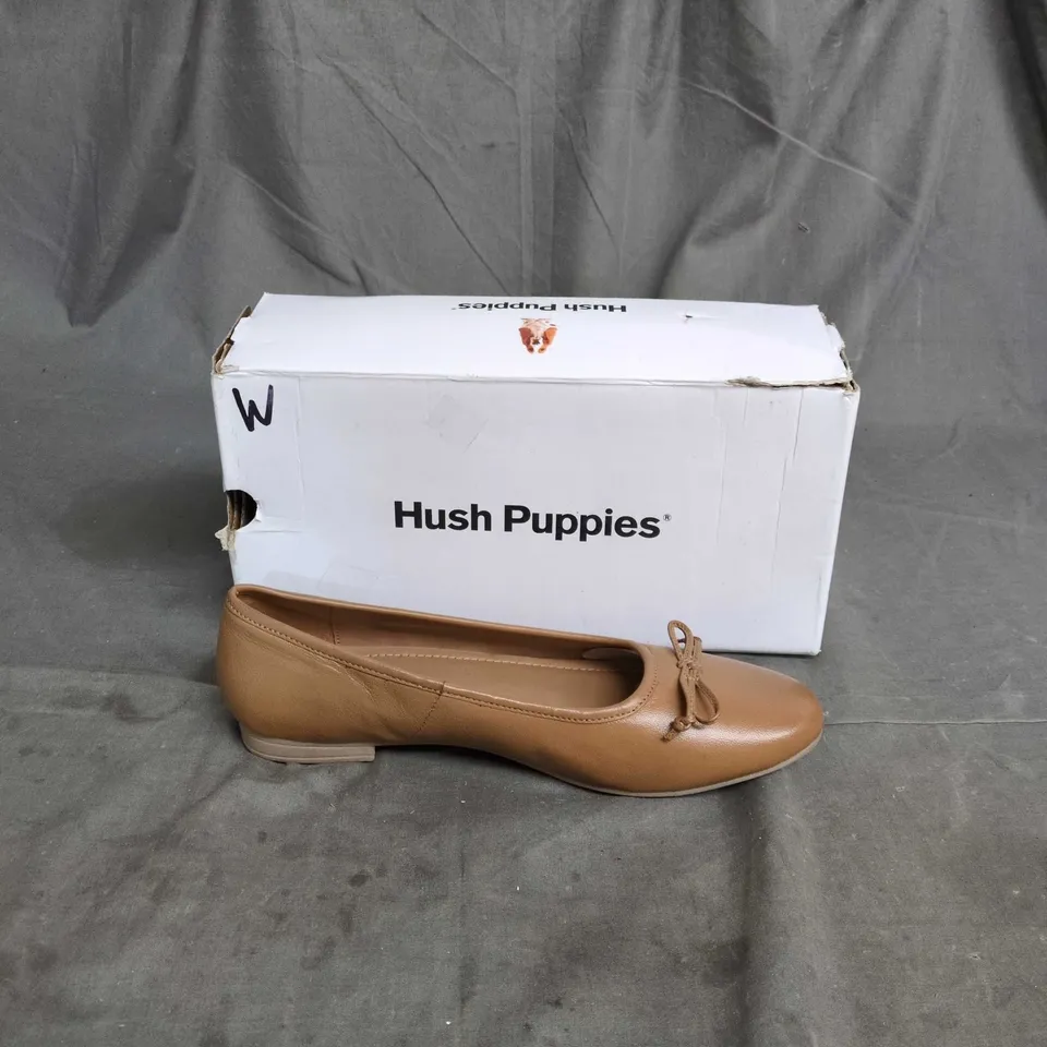 HUSH PUPPIES LEATHER SLIP-ON LOAFER – UK 8 – TAN