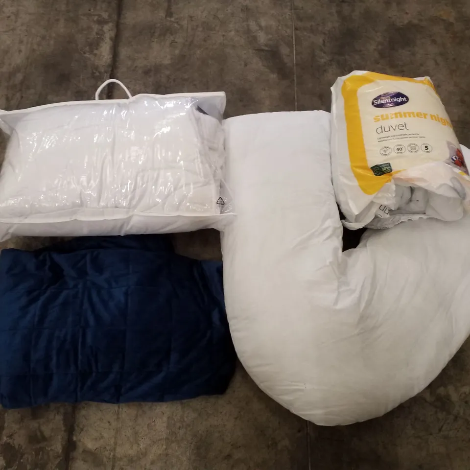 PALLET OF 2 BOXES EACH CONTAINING ASSORTED BEDDING 