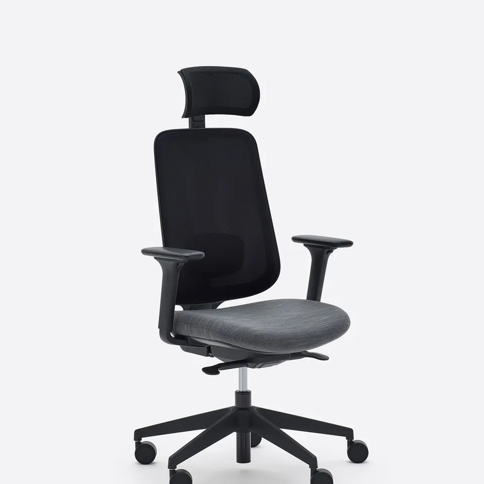 BOXED TASK ONE BLACK OFFICE CHAIR - WITH ARMS, CHARCOAL SEAT & HEADREST