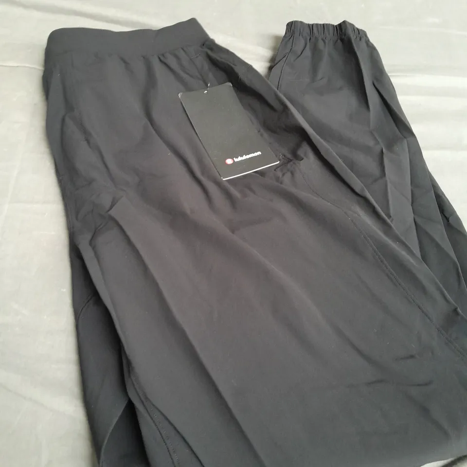 LULUMELON BLACK SURGE JOGGER SIZE L