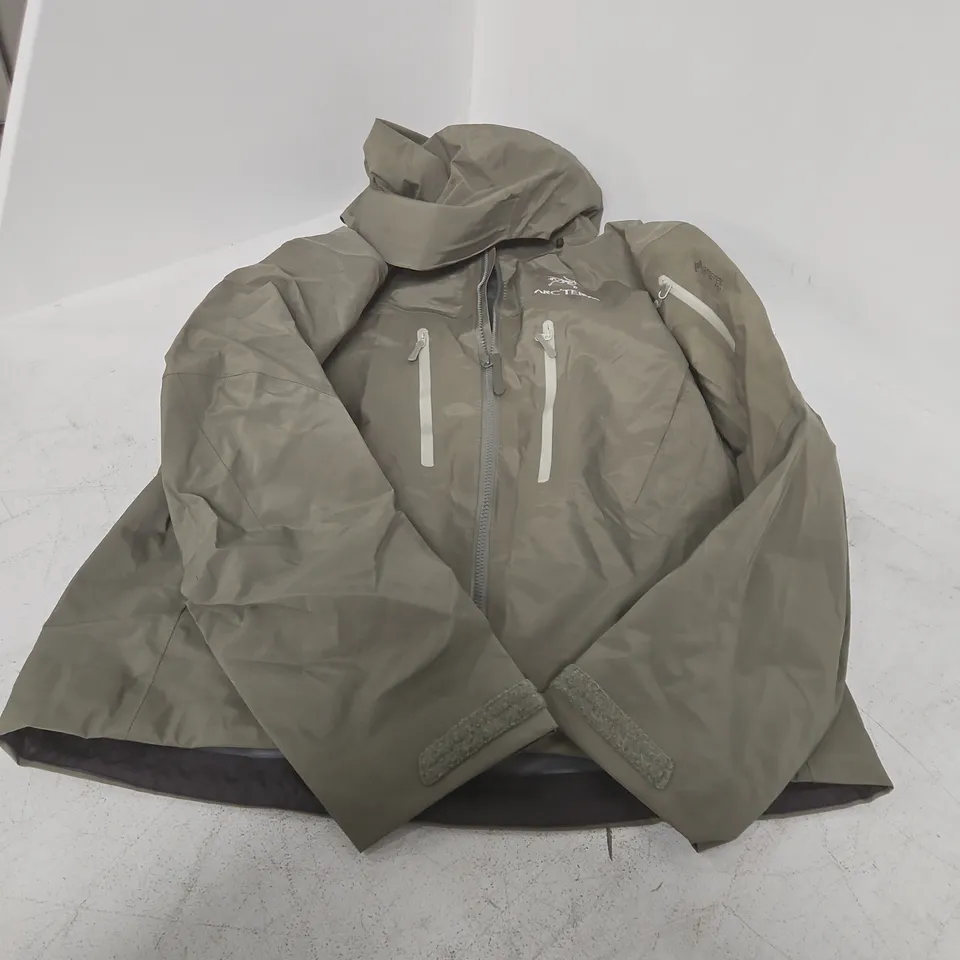 ARC'TERYX HOODED JACKET – LIGHTWEIGHT OUTERWEAR (UK XS)