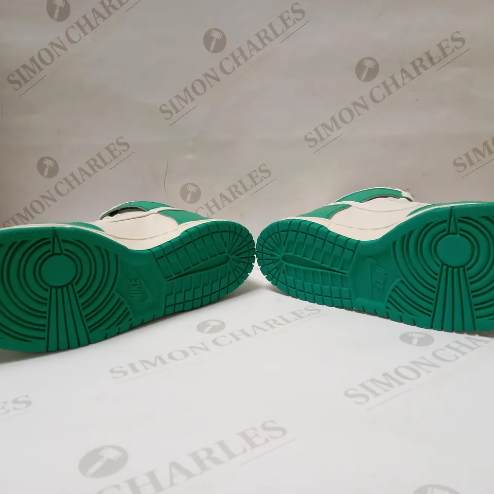 NIKE DUNK HIGH STADIUM GREEN SIZE 6