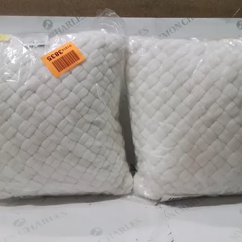 BRAND NEW SEALED SET OF 2 CHUNKY KNIT CUSHION FILLER WHITE