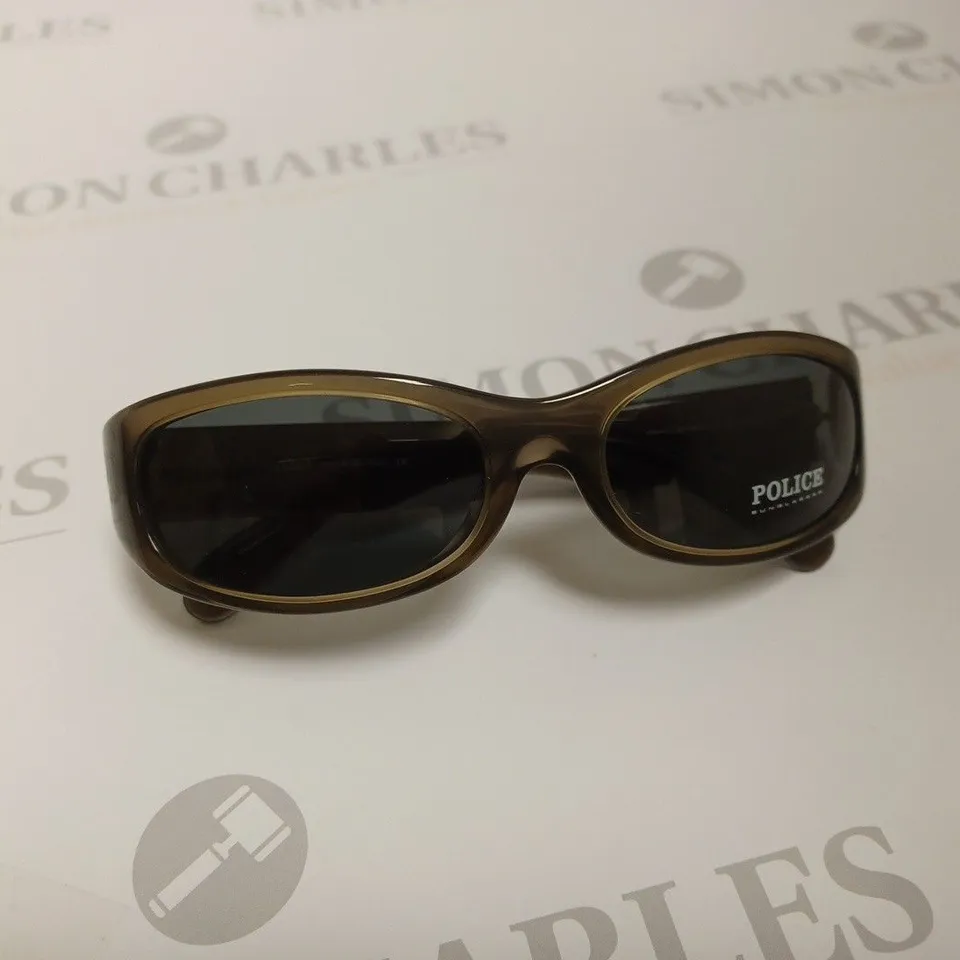 APPROXIMATELY 10 POLICE 1326M 0705 SUNGLASSES