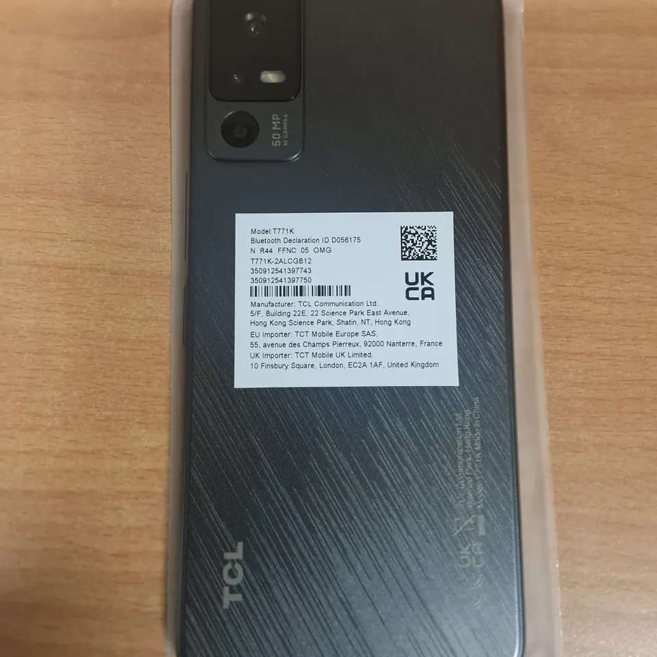 BOXED TCL 40 R5G 64GB IN STARLIGHT BLACK - T771K