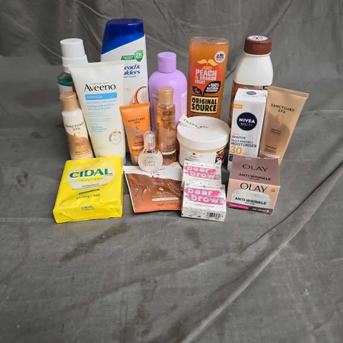 APPROXIMATELY 20 ASSORTED HEALTH & BEAUTY PRODUCTS TO INCLUDE - OLAY ANTI-WRINKLE DAY CREAM - SANCTUARY SPA BODY LOTION - HAIRBURST CONDITIONER - ETC