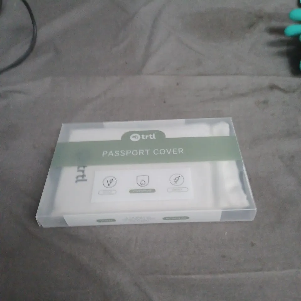 APPROXIMATELY 20 ASSORTED HOUSEHOLD ITEMS INCLUDING PASSPORT COVER , POCKET NOTE BOOK AND SCOTCH TAPE