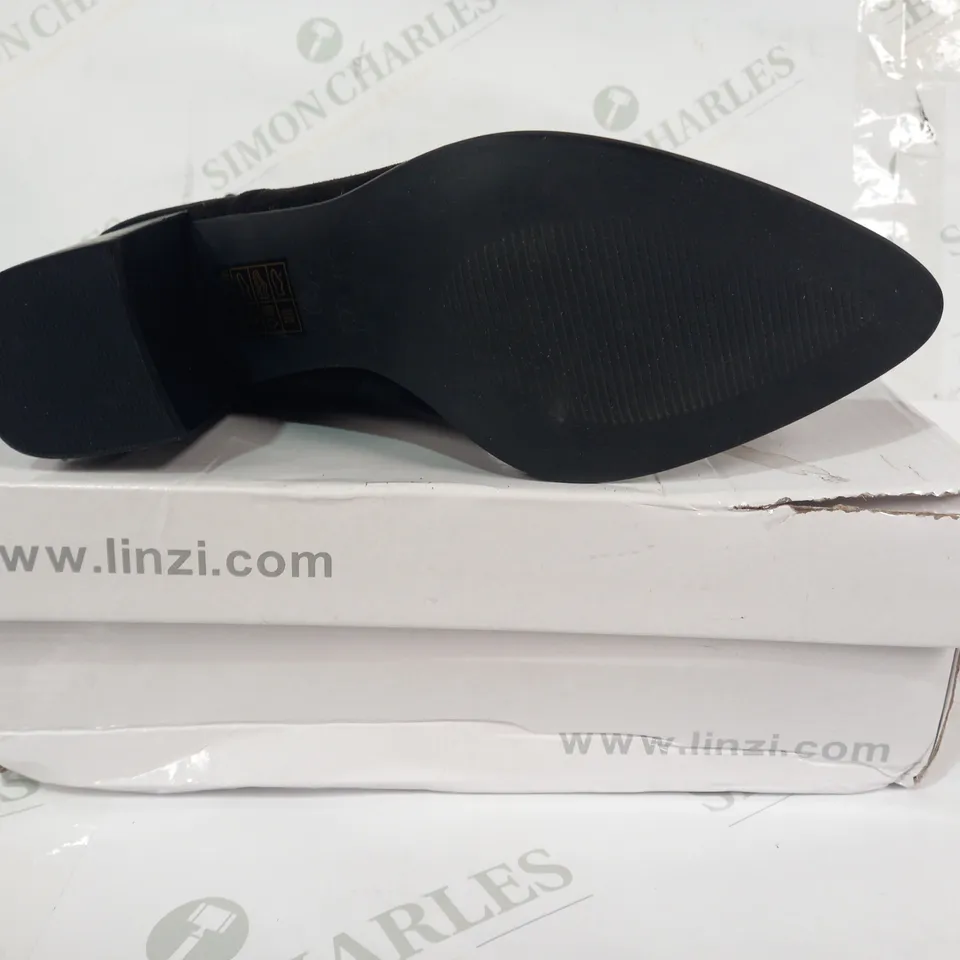 BOXED PAIR OF LINZI SIDE-ZIP BLOCK HEELED BOOTS IN BLACK EU SIZE 39