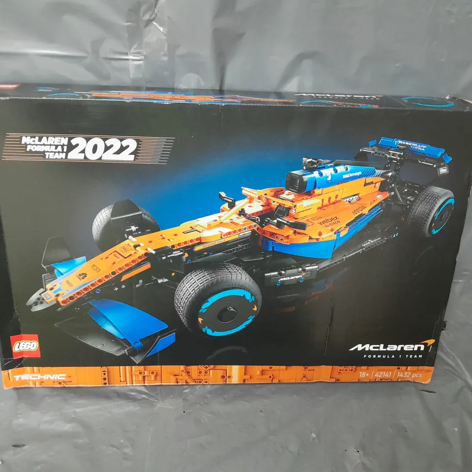 BOXED LEGO TECHNIC MCLAREN FORMULA 1 RACE CAR 2022 (42141) RRP £169.99