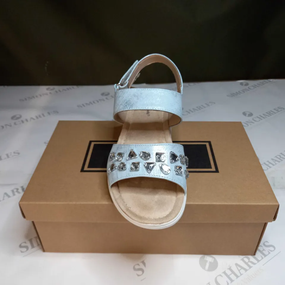 BOXED PAIR OF CUSHION WALK JEWELLED SANDALS IN SILVER - SIZE 6