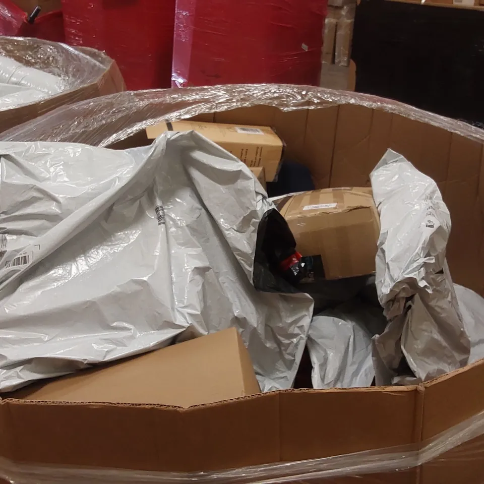 PALLET TO CONTAIN A LARGE ASSORTMENT OF PILLOWS, CUSHIONS AND RELATED PRODUCTS 