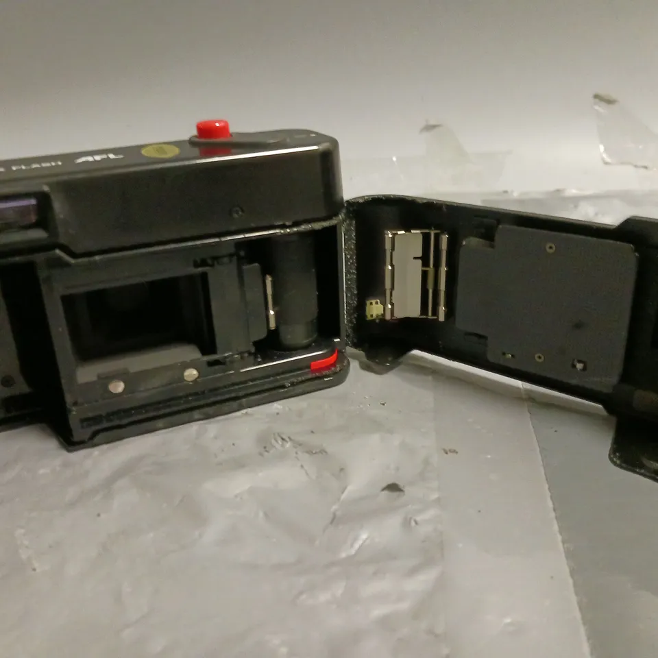 OLYMPUS ZUIKO 38MM 1:2.8 CAMERA