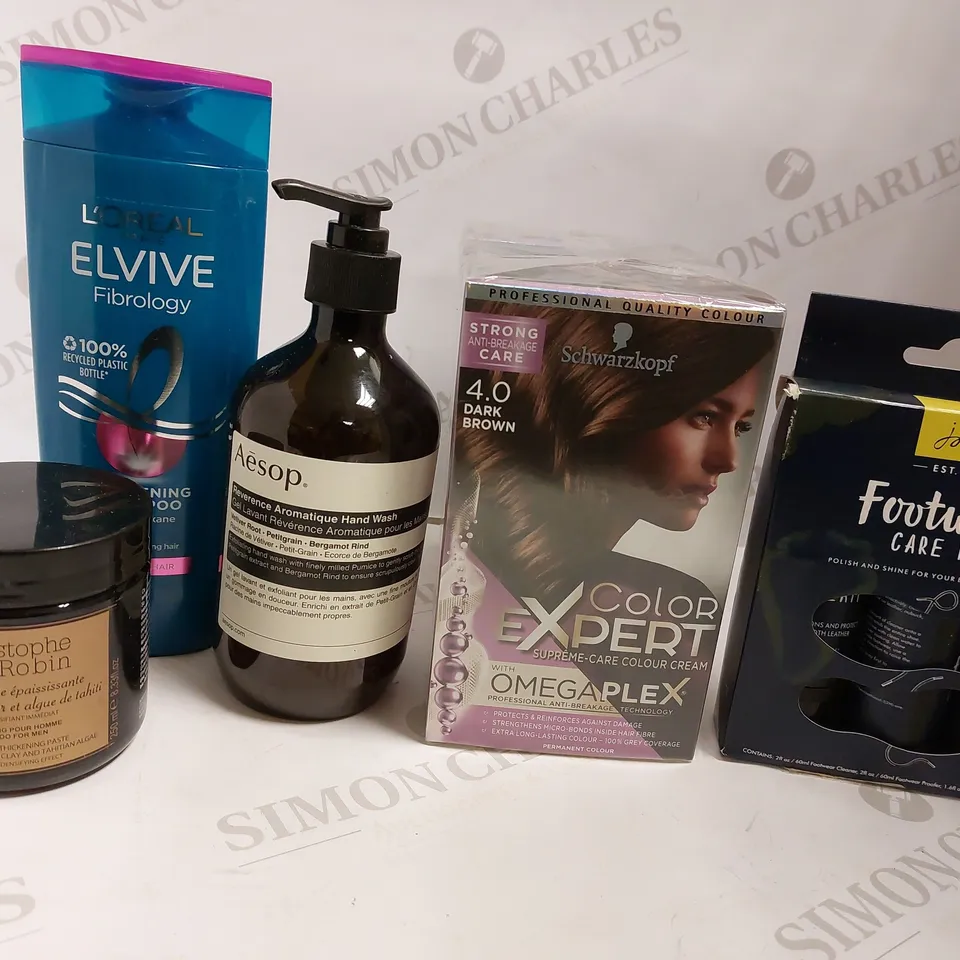 BOX OF APPROX 10 ITEMS TO INCLUDE CHRISTOPHE ROBIN SHAMPOO FOR MEN, AESOP HAND WASH, JOULES FOOTWEAR CARE KIT