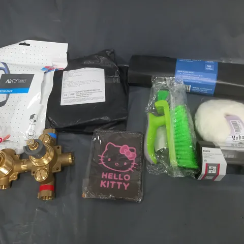 BOX OF APPROXIMATELY 8 ASSORTED ITEMS TO INCLUDE - RUBBLE SACKS, AIRFIT STARTER KIT, AND BOSCH 50MM ETC. 