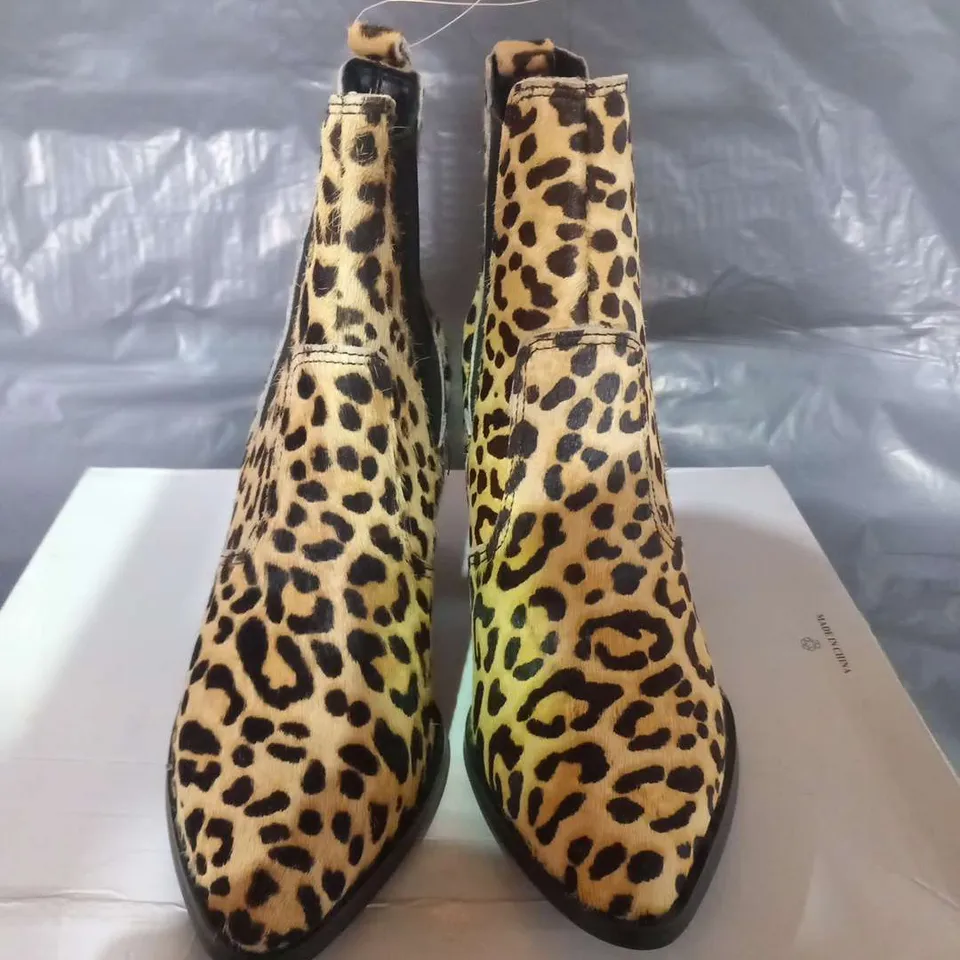 BOXED STEVE MADDEN PATRICIA BOOTS SIZE 3