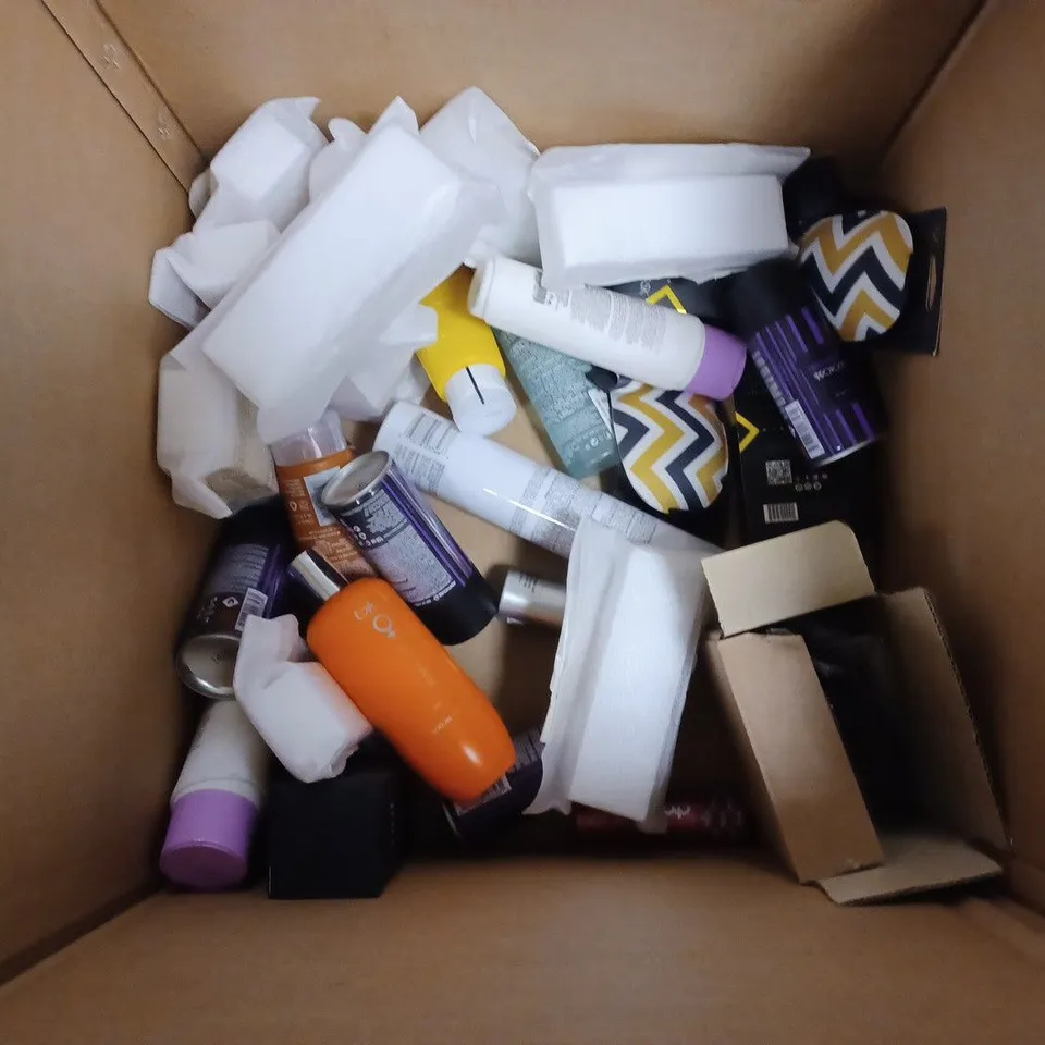 APPROXIMATELY 20 ASSORTED COSMETIC GOODS TO INCLUDE JOICO VERO K-PAK CHROME ACTIVATOR (950ml), CLINIQUE CLARIFYING (200ml), NIOXIN REGULAR HOLD (300g), ETC