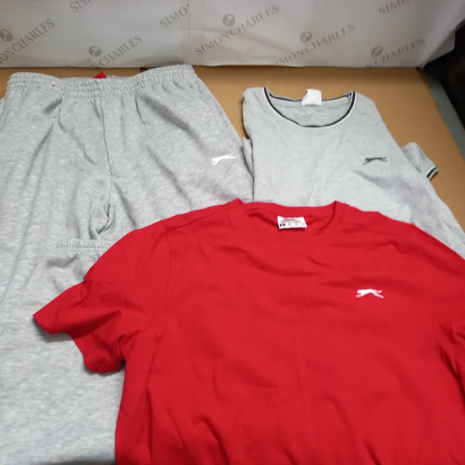LOT OF 3 SLAZENGER CLOTHING ITEMS - T-SHIRT UK M JOGGERS UK L