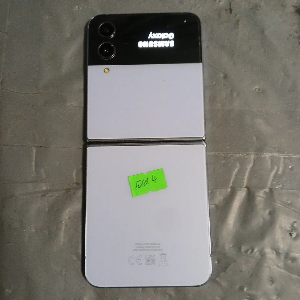 SAMSUNG GALAXY FOLD 4 SMARTPHONE  