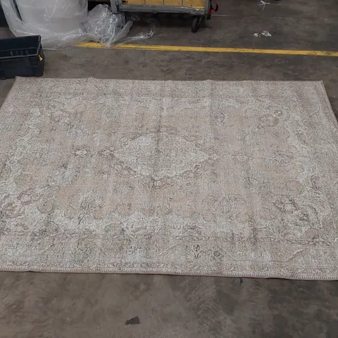 BEIGE DISTRESSED TRADITIONAL RUG // 160 X 230CM