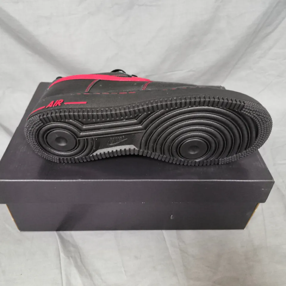 NIKE AIR FORCE 1 LOW SNEAKERS – BLACK WITH RED SWOOSH SIZE 8 UK